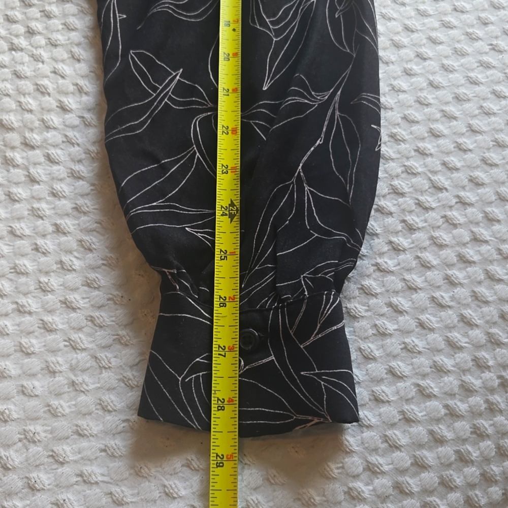 A New Day. Elegant Black and White Leaf Print Dress. Size S - Picture 7 of 7